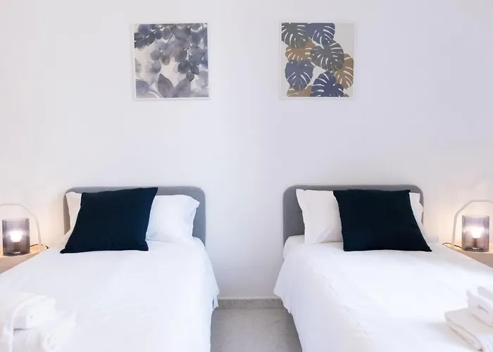 The Rent - Lovely Two-bedroom Near Termini Station *