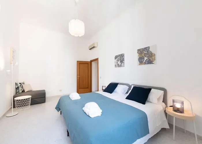 The Rent - Lovely Two-bedroom Near Termini Station רומא