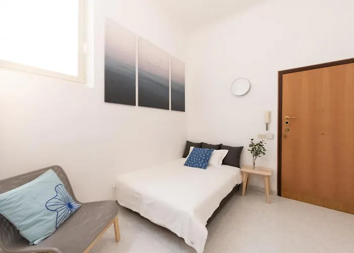 The Rent - Lovely Two-bedroom Near Termini Station רומא